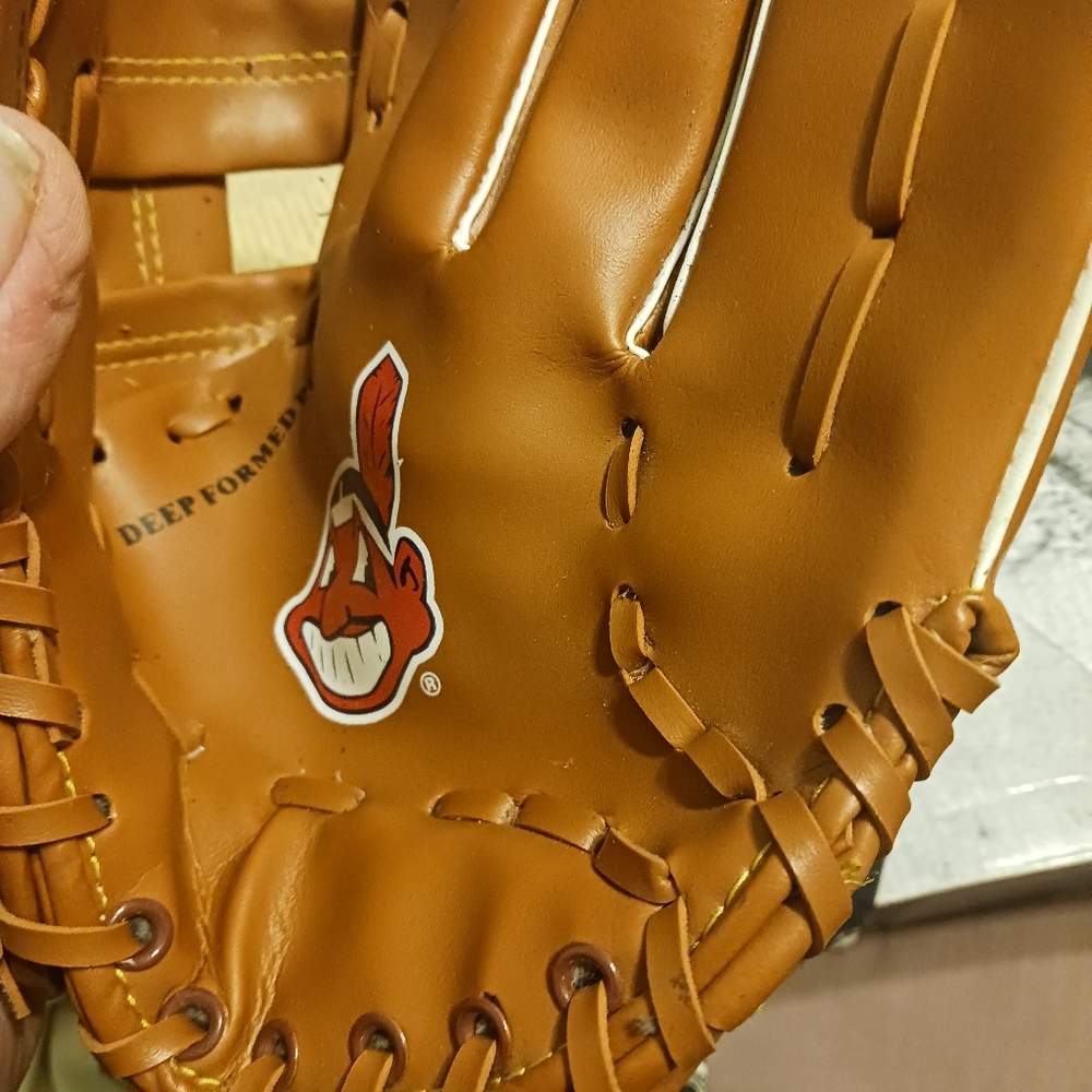 MBNA Cleveland Indians Baseball Glove